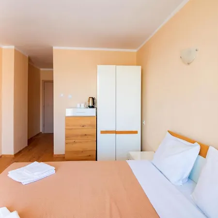 House With Garden Pomorie