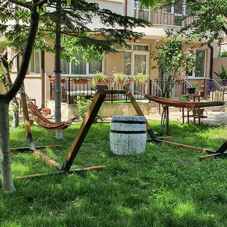 House With Garden Pensiune Pomorie