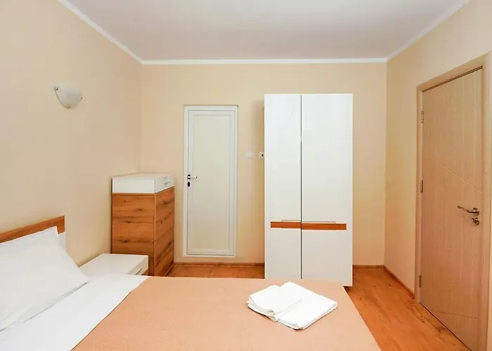 House With Garden Pomorie