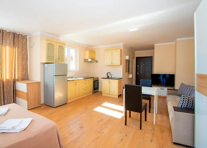 Gæstehus House With Garden