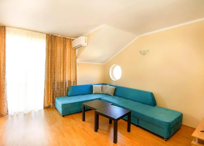 Gæstehus House With Garden