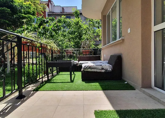 House With Garden Pomorie