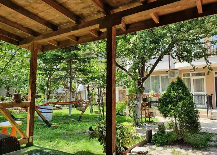 House With Garden Gæstehus